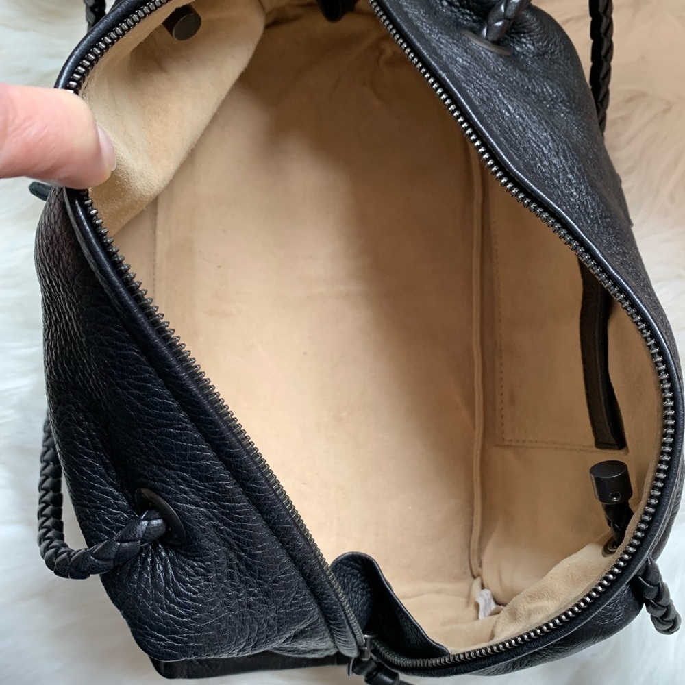 ⭕️SOLD⭕️ BOTTEGA VENETA Intrecciato Shoulder Bag - Picture 7 of 8